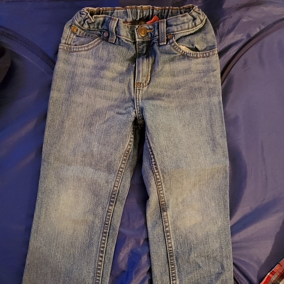 Boys 2 shirt 1 Jean Outfit - Picture 6 of 6